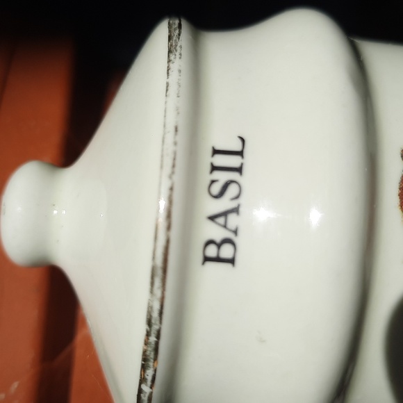 Vintage JSNY Hummel "like" Basil Spice Jar - Picture 3 of 6